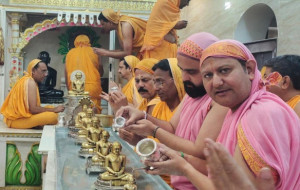 झुमरी तिलैया के दिगम्बर जैन बड़ा मंदिर में 91वें वर्ष पर भव्य महामस्तिकाभिषेक