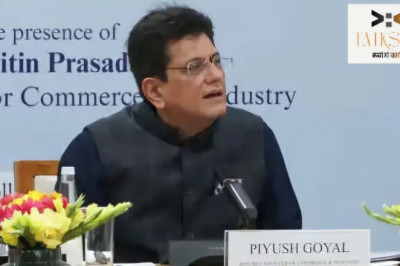 अमेरिकी सुप्रीम कोर्ट के टैरिफ फैसले पर सरकार की प्रतिक्रिया, कहा– ‘संभावित प्रभावों का कर रहे अध्ययन’