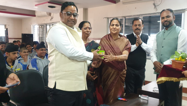 मॉडर्न पब्लिक स्कूल में विधिक जागरूकता कार्यक्रम का आयोजन