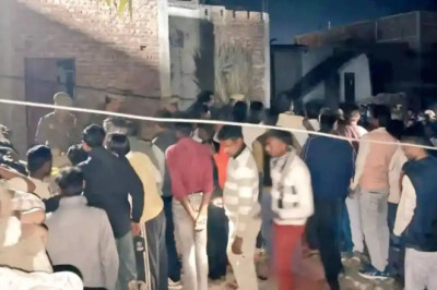 कासगंज के बंद मकान में 5 शव मिलने से सनसनी, दरवाजा तोड़कर अंदर दाखिल हुई पुलिस